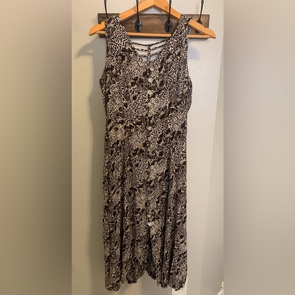 Dressbarn Size 10 Animal Print Maxi Dress with Criss-Cross Back - Picture 5 of 8